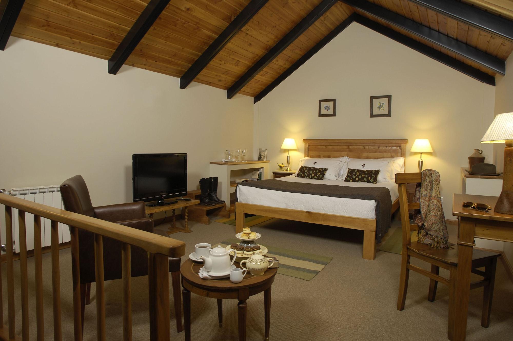 Las Bayas Home Suites Esquel Esterno foto