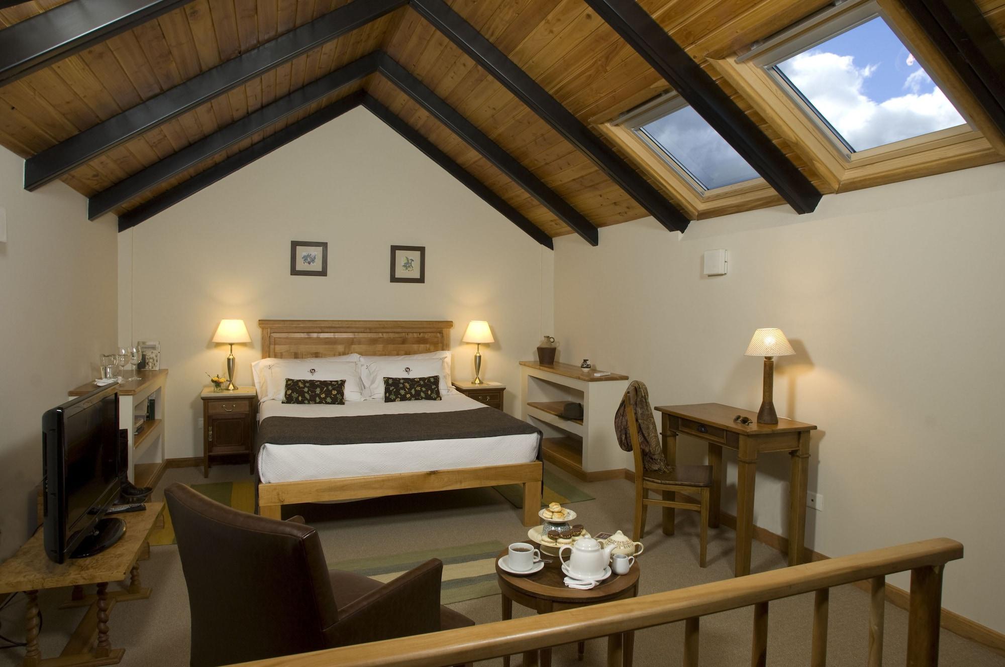 Las Bayas Home Suites Esquel Esterno foto