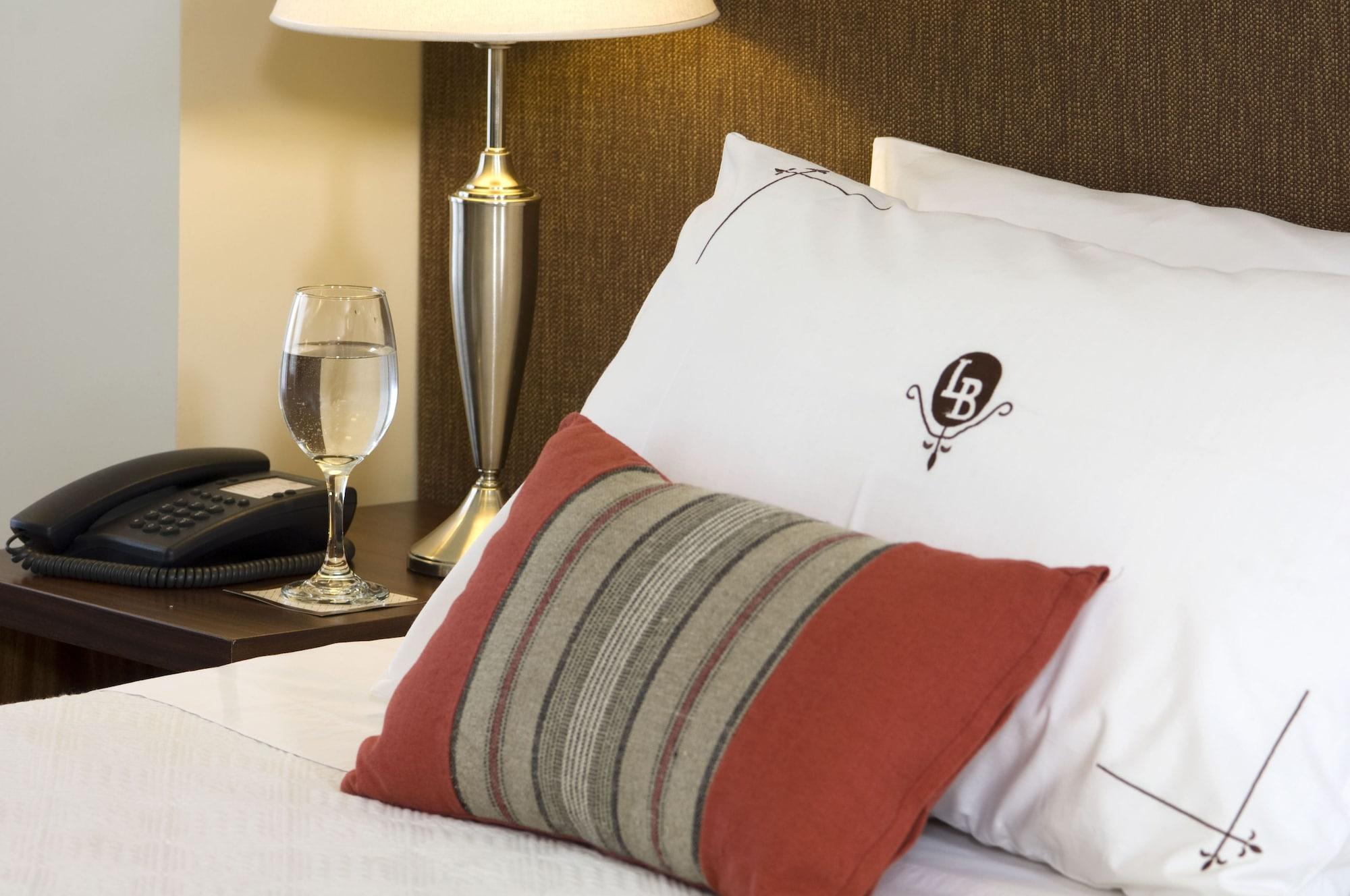 Las Bayas Home Suites Esquel Esterno foto