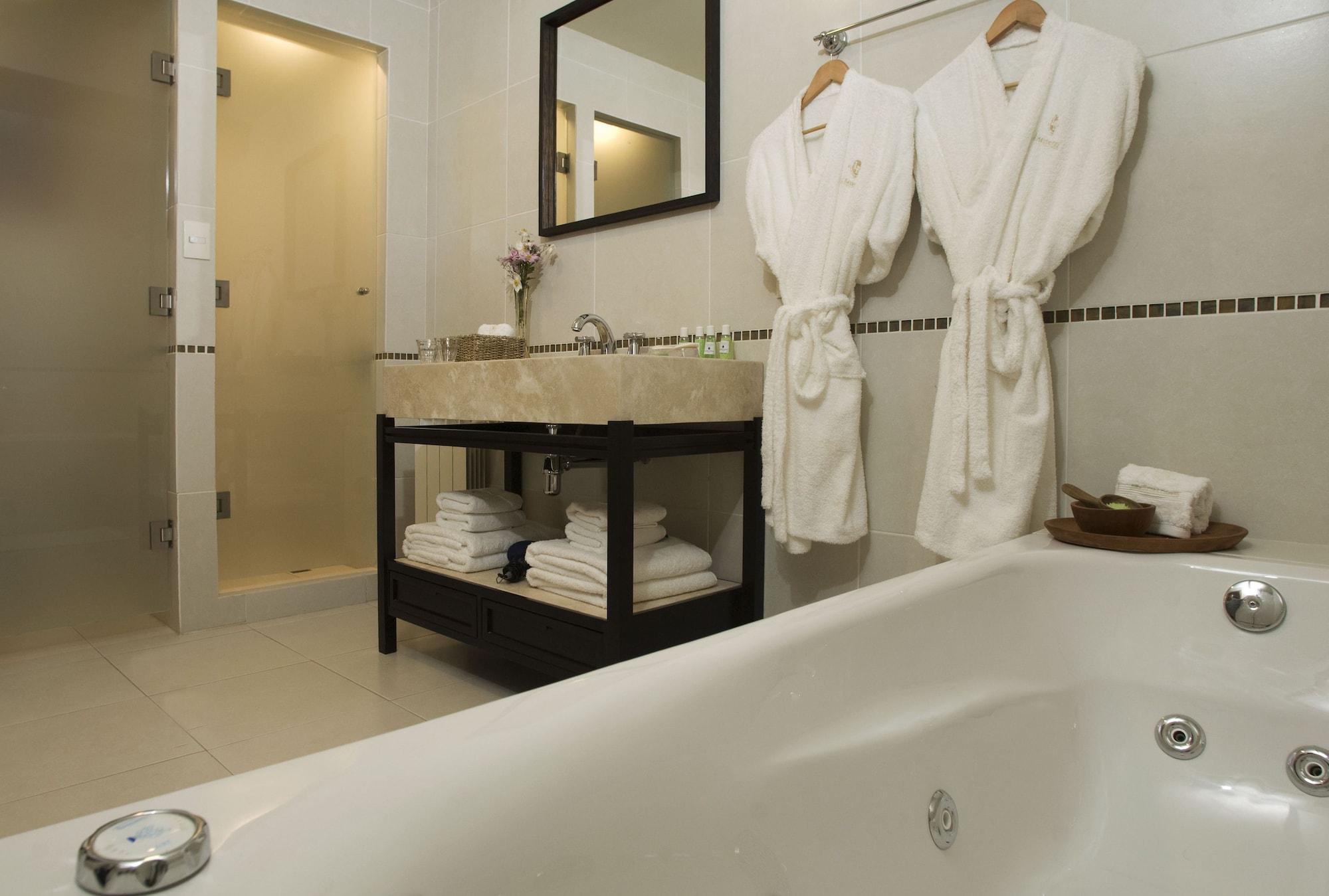 Las Bayas Home Suites Esquel Esterno foto