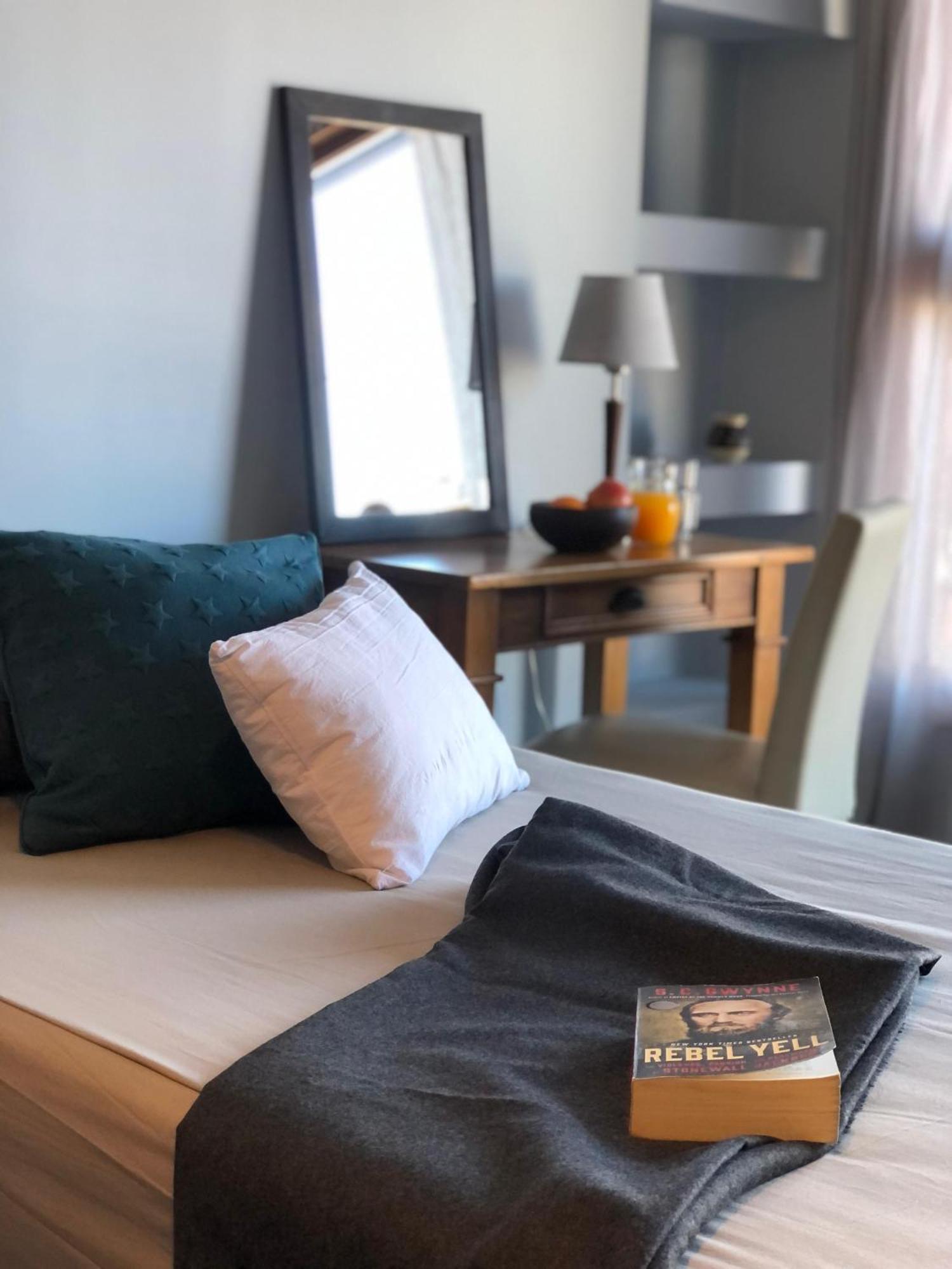 Las Bayas Home Suites Esquel Esterno foto