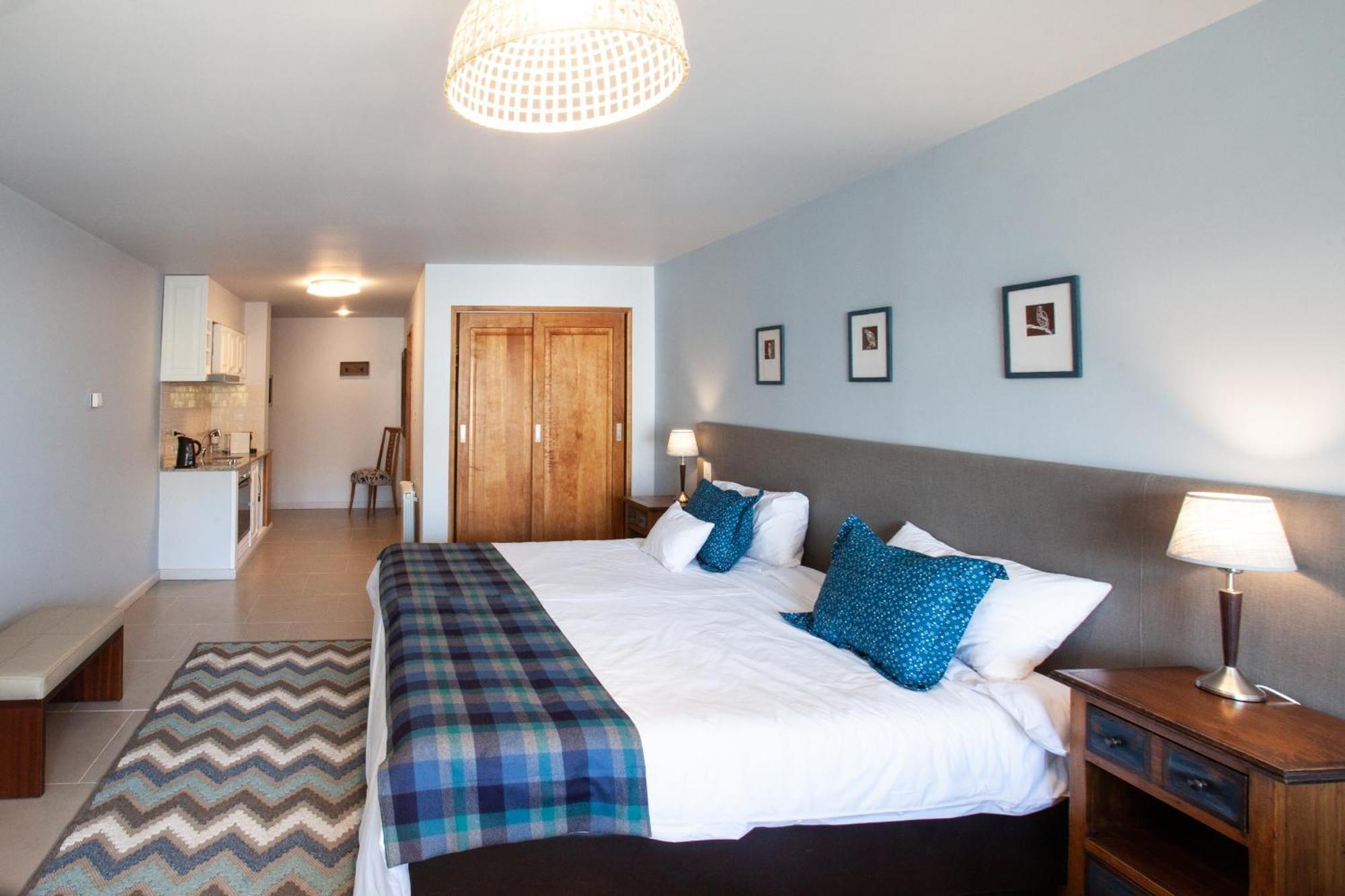 Las Bayas Home Suites Esquel Esterno foto