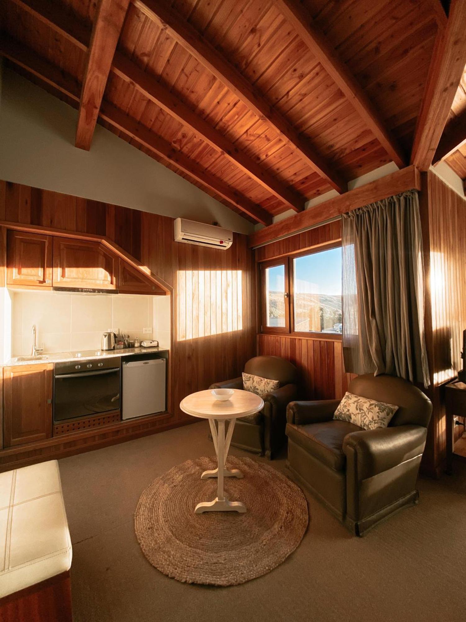 Las Bayas Home Suites Esquel Esterno foto