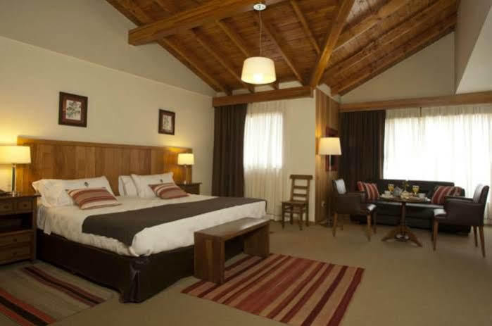 Las Bayas Home Suites Esquel Esterno foto